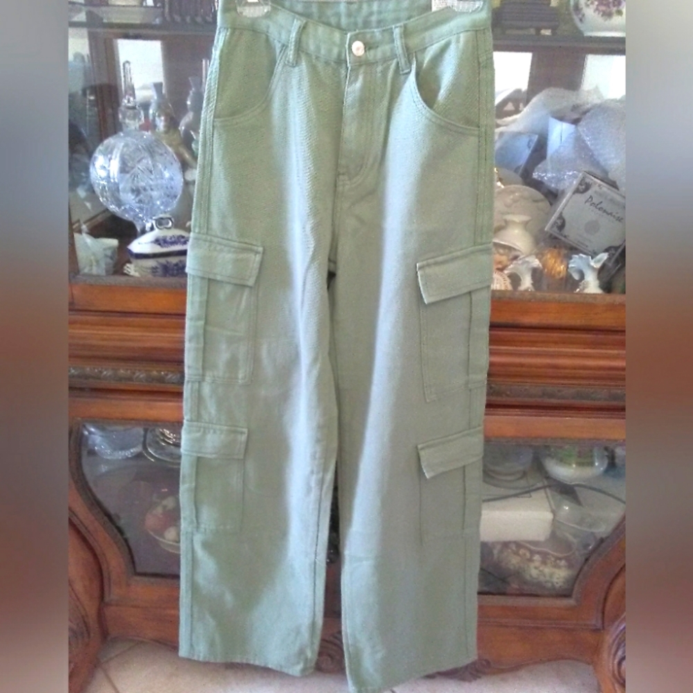 BNWOT CARGO GREEN WIDE LEG 8 POCKETS 100% COTTON SZ. 13 1/2 WAIST BY ASOS